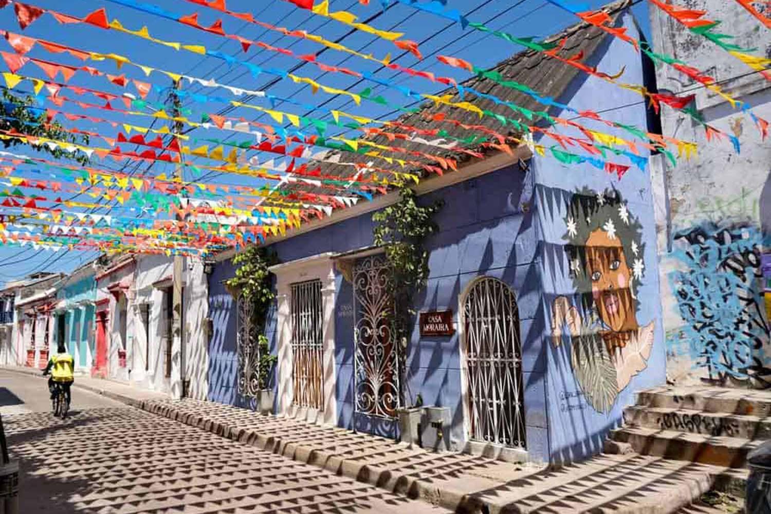 CARTAGENA MEDELLÍN Y BOGOTÁ