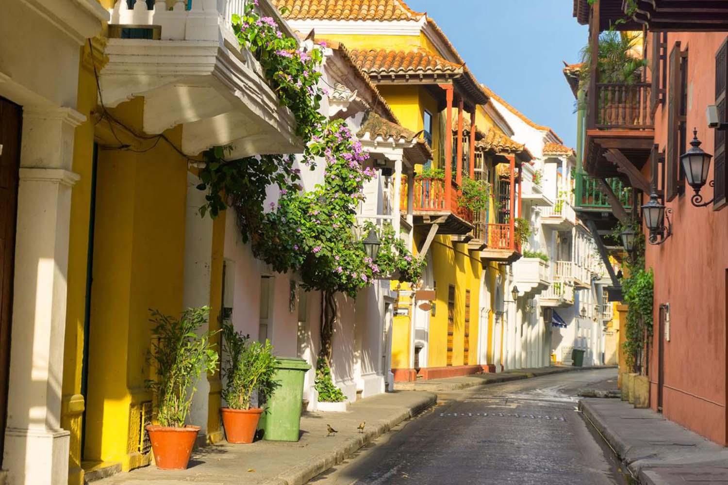 CARTAGENA MEDELLÍN Y BOGOTÁ
