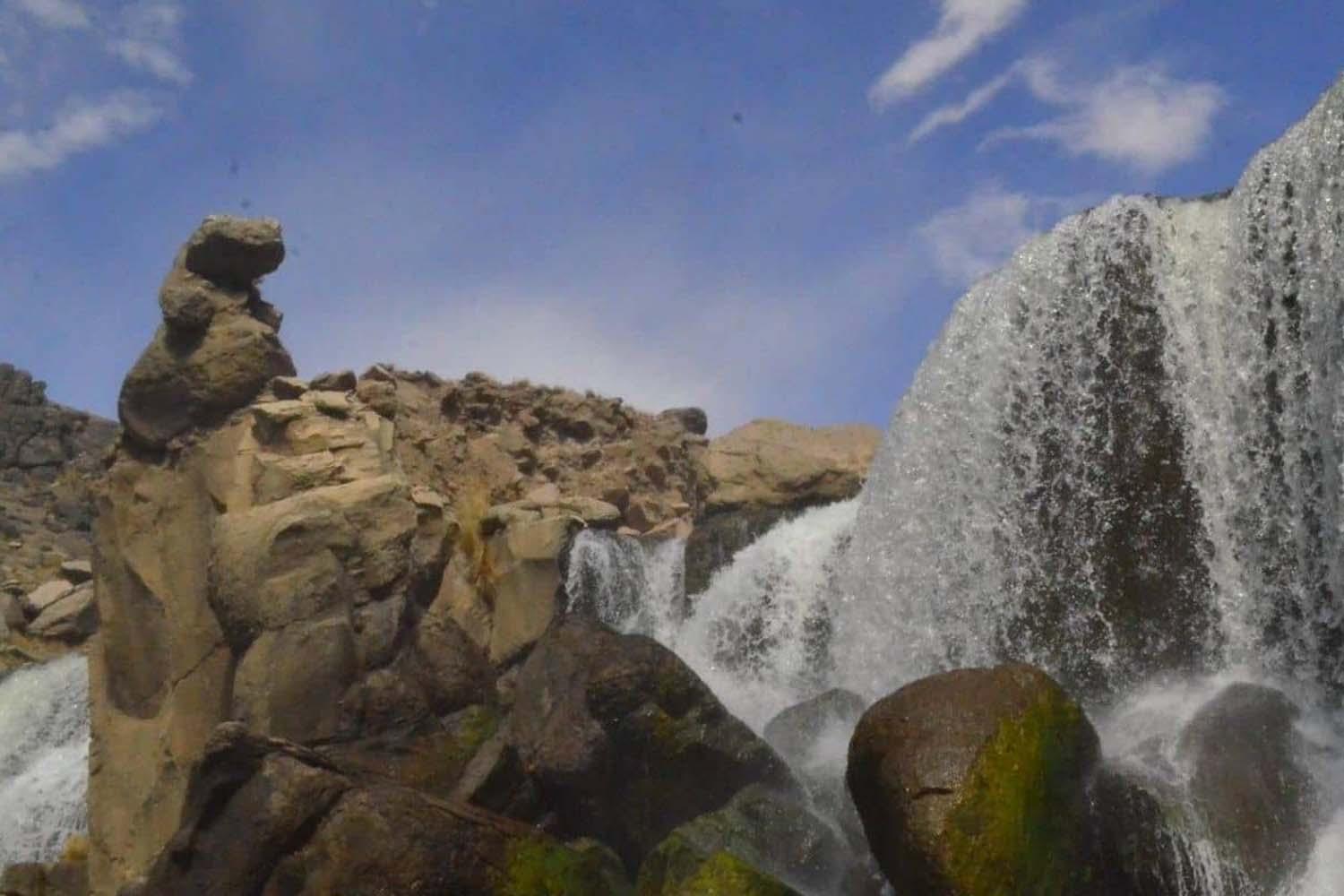 CATARATA DE PILLONES Y BOSQUE DE PIEDRAS
