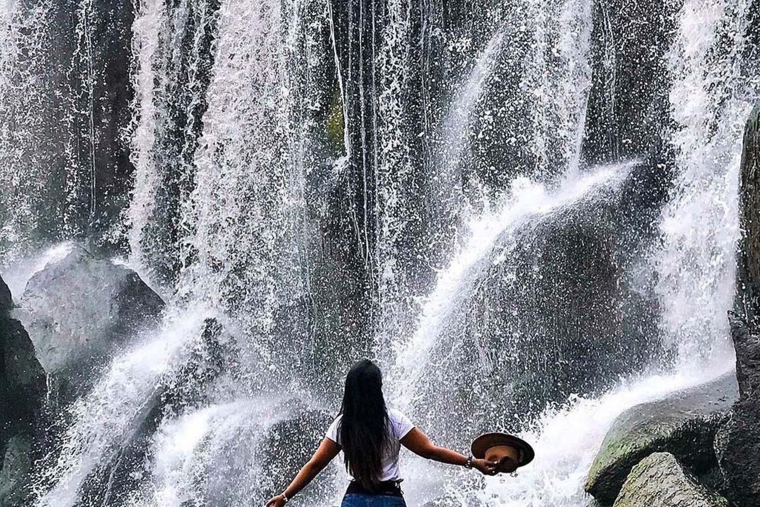 CATARATA DE PILLONES Y BOSQUE DE PIEDRAS