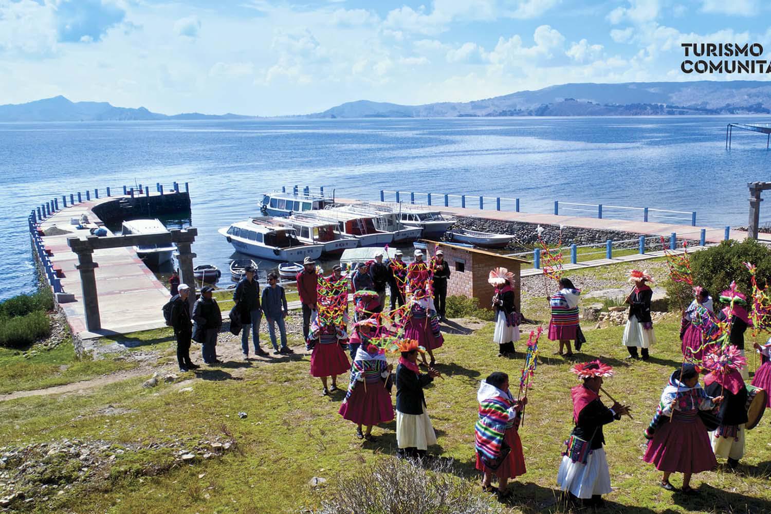 TOUR ISLAS UROS AMANTANI Y TAQUILE