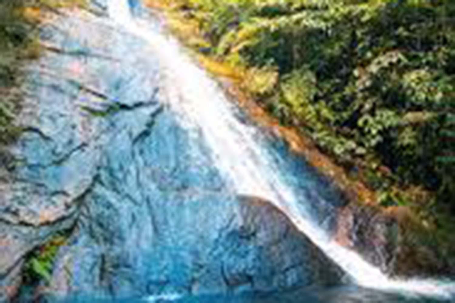 TRADICIÓN Y AVENTURA EN LA SELVA